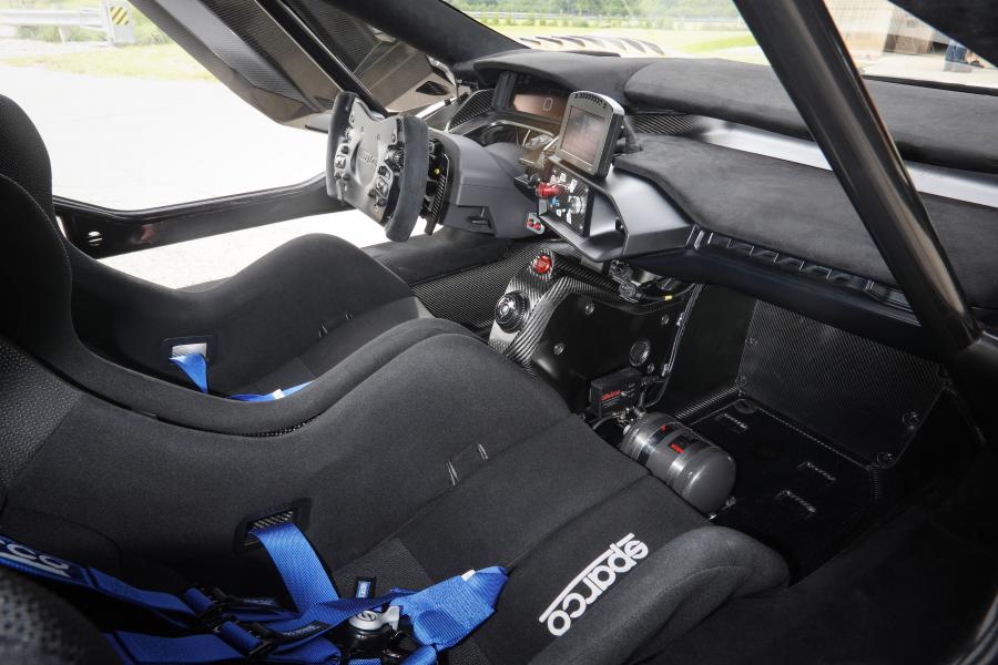 Интерьер Ford GT MK II 2019 года  (фото 51 из 51)